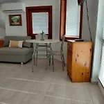 Апартаменты студиа мансарда ненови