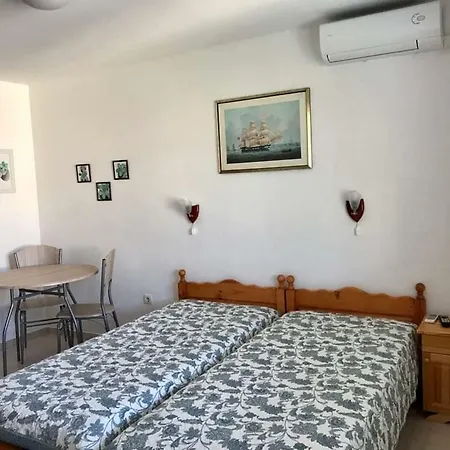 студиа мансарда ненови Appartement *