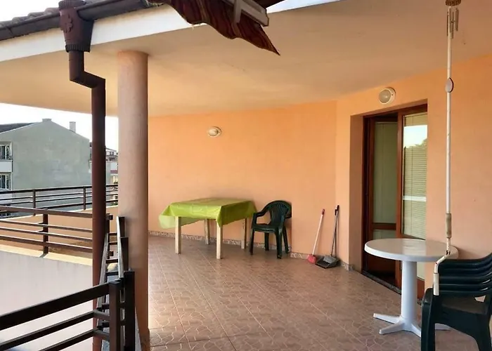 студиа мансарда ненови 公寓