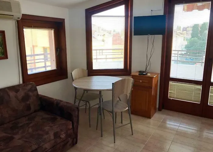 公寓 студиа мансарда ненови *