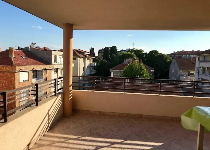 студиа мансарда ненови * 帕莫瑞